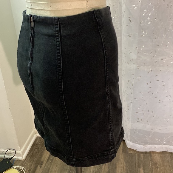 Black Denim pencil skirt - Picture 4 of 6